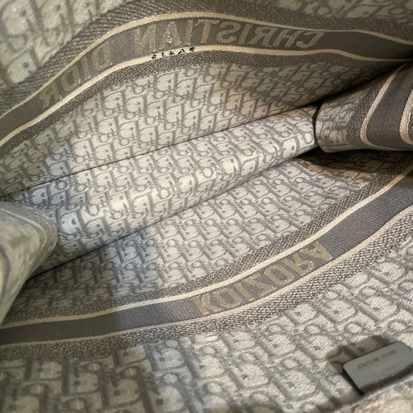 Christian Dior Book tote - Picture 10 of 13